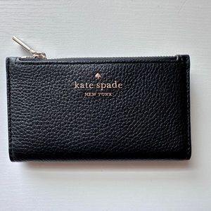 Leila Small Slim Bifold Wallet